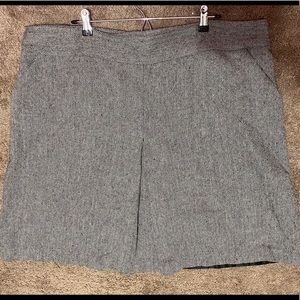 Tweed pleated skirt